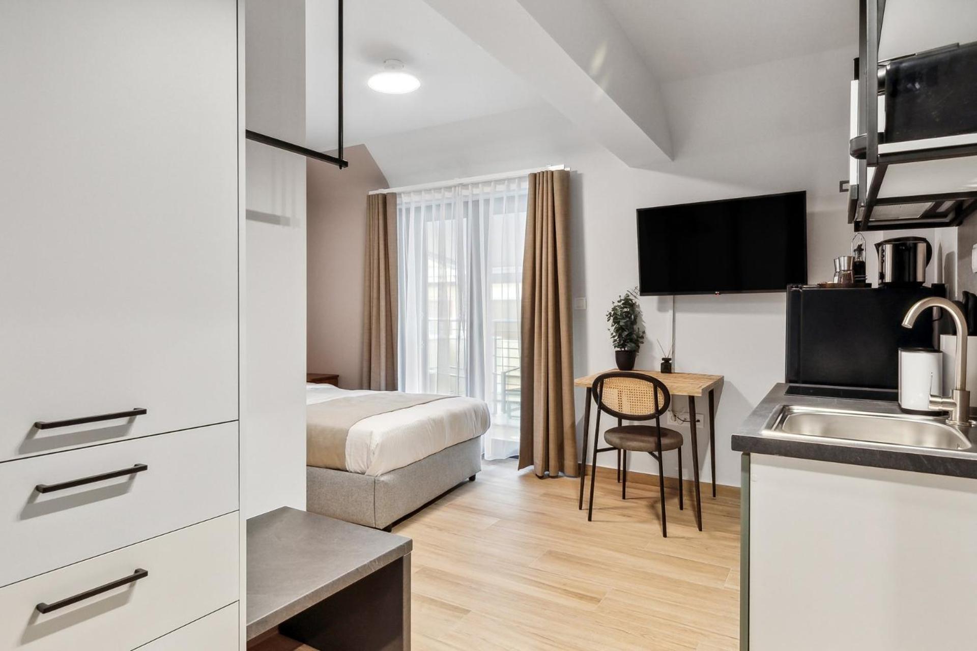 Limehome Athens Solonos City Center Room photo