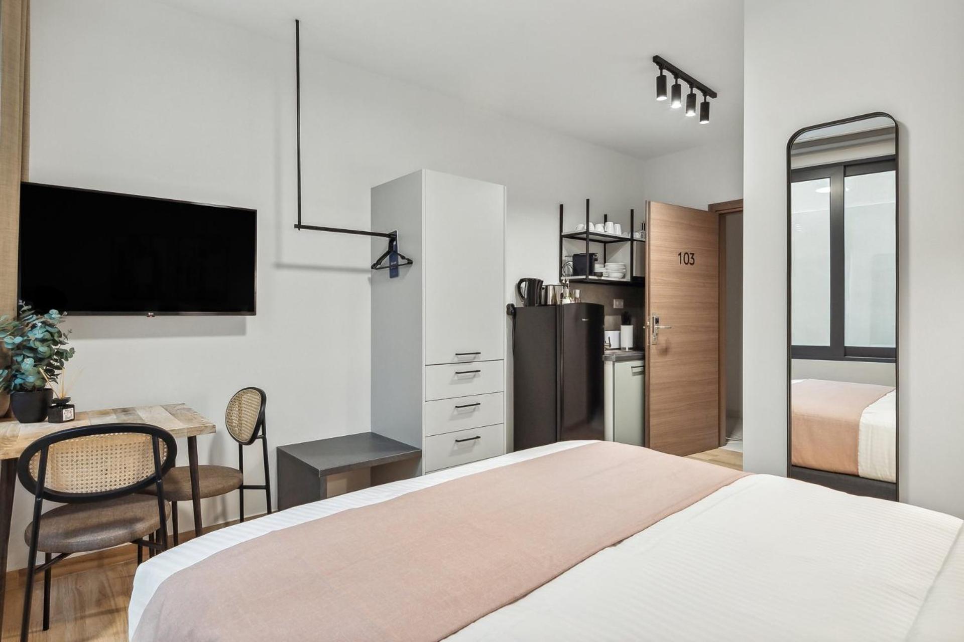 Limehome Athens Solonos City Center Room photo