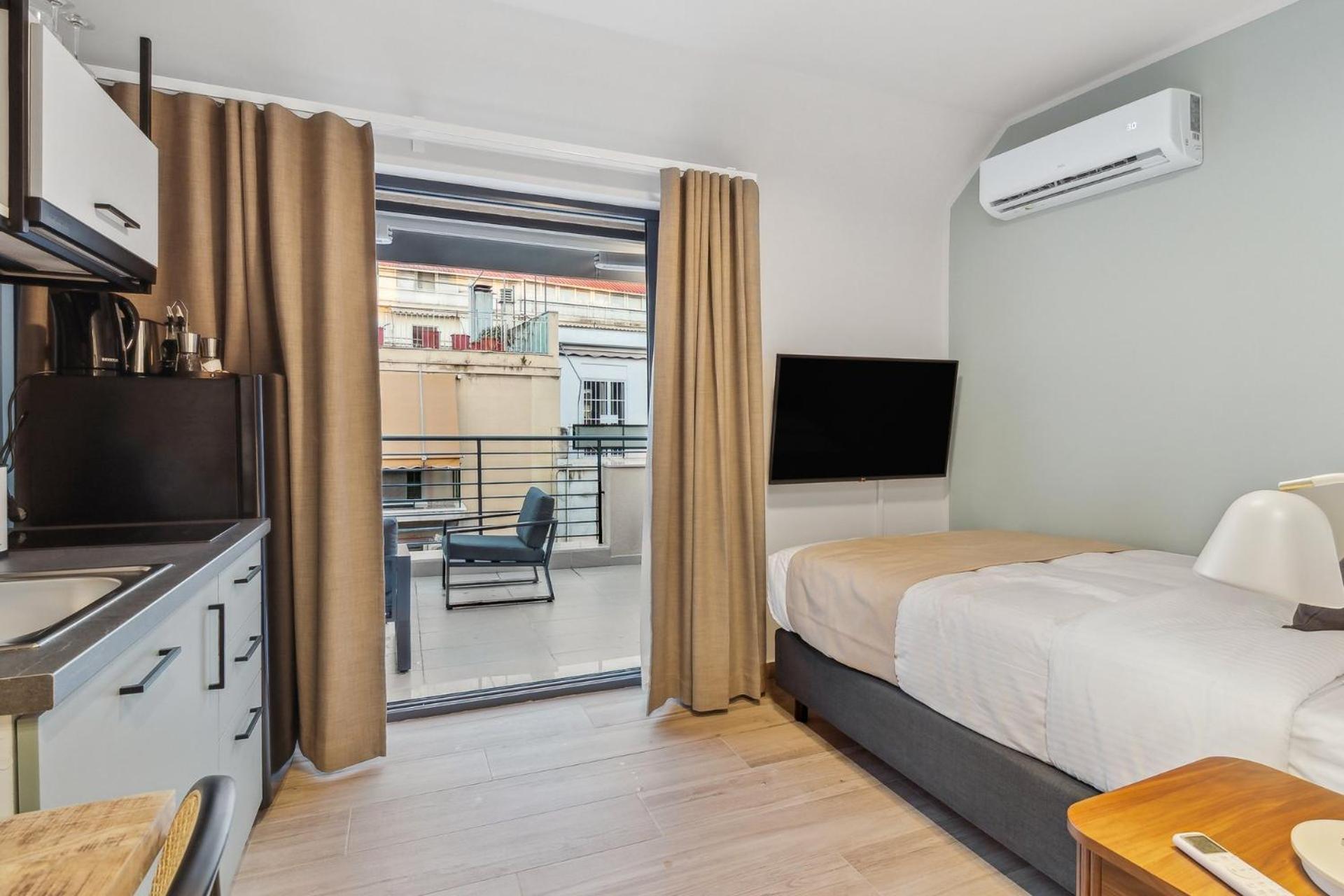 Limehome Athens Solonos City Center Room photo